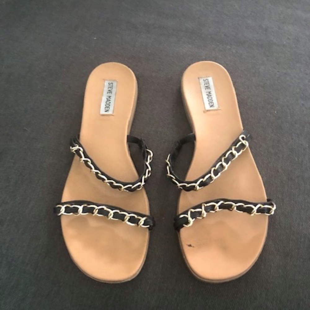 Steve Madden Sandals Black with cute chain detail sz 10
